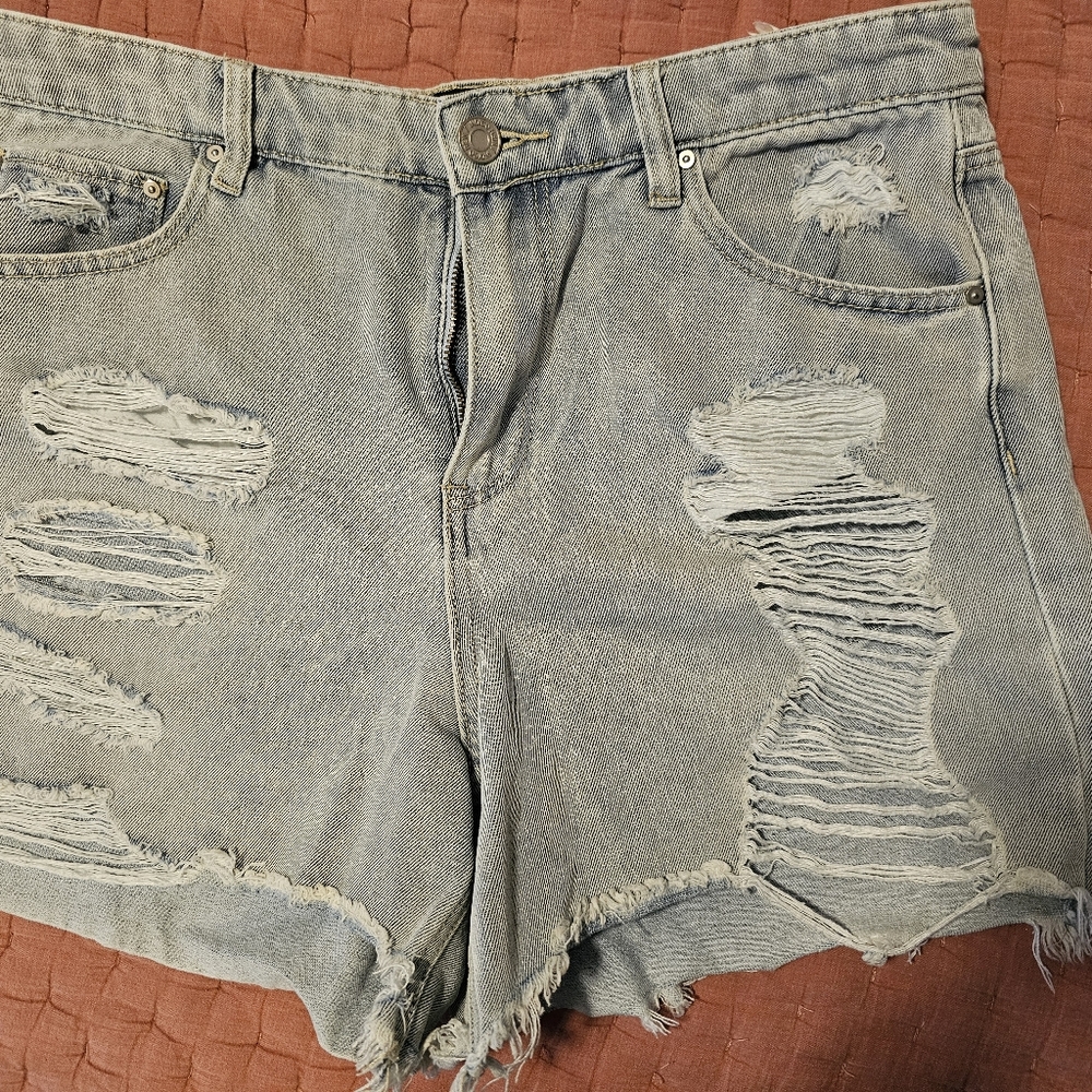 Indigo Rein distressed denim shorts size 13
